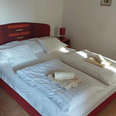 Mediterran Apartman Es Vendeghaz Hajdúszoboszló Екстериор снимка