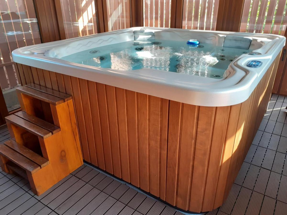 Mediterran Apartman Es Vendeghaz Hajdúszoboszló Екстериор снимка