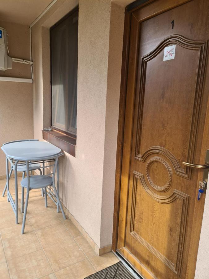 Mediterran Apartman Es Vendeghaz Hajdúszoboszló Екстериор снимка