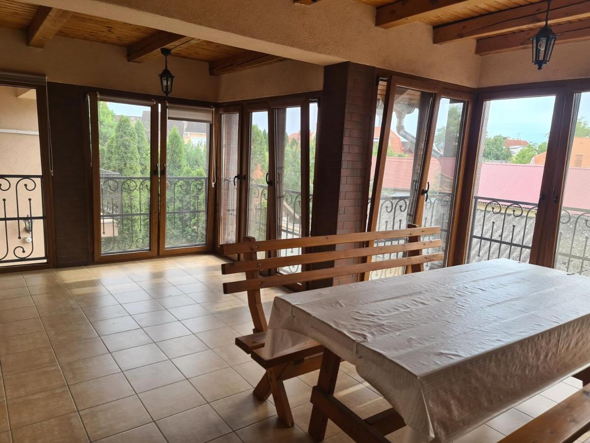 Mediterran Apartman Es Vendeghaz Hajdúszoboszló Екстериор снимка