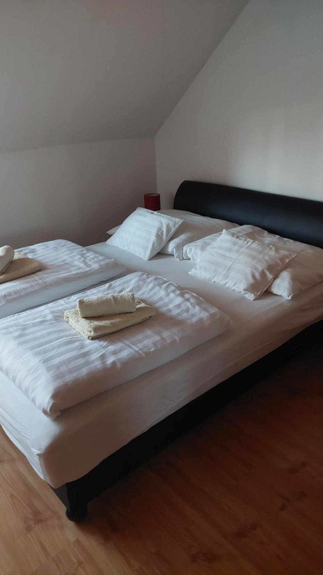 Mediterran Apartman Es Vendeghaz Hajdúszoboszló Екстериор снимка